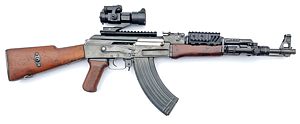 AK47 s kolimátorem